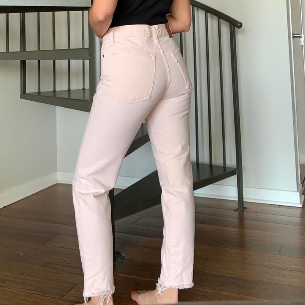 Light pink Levi’s